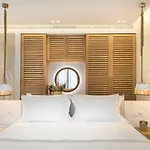 18 Grapes Hotel