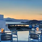 18 Grapes 5* Agios Prokopios (Naxos)